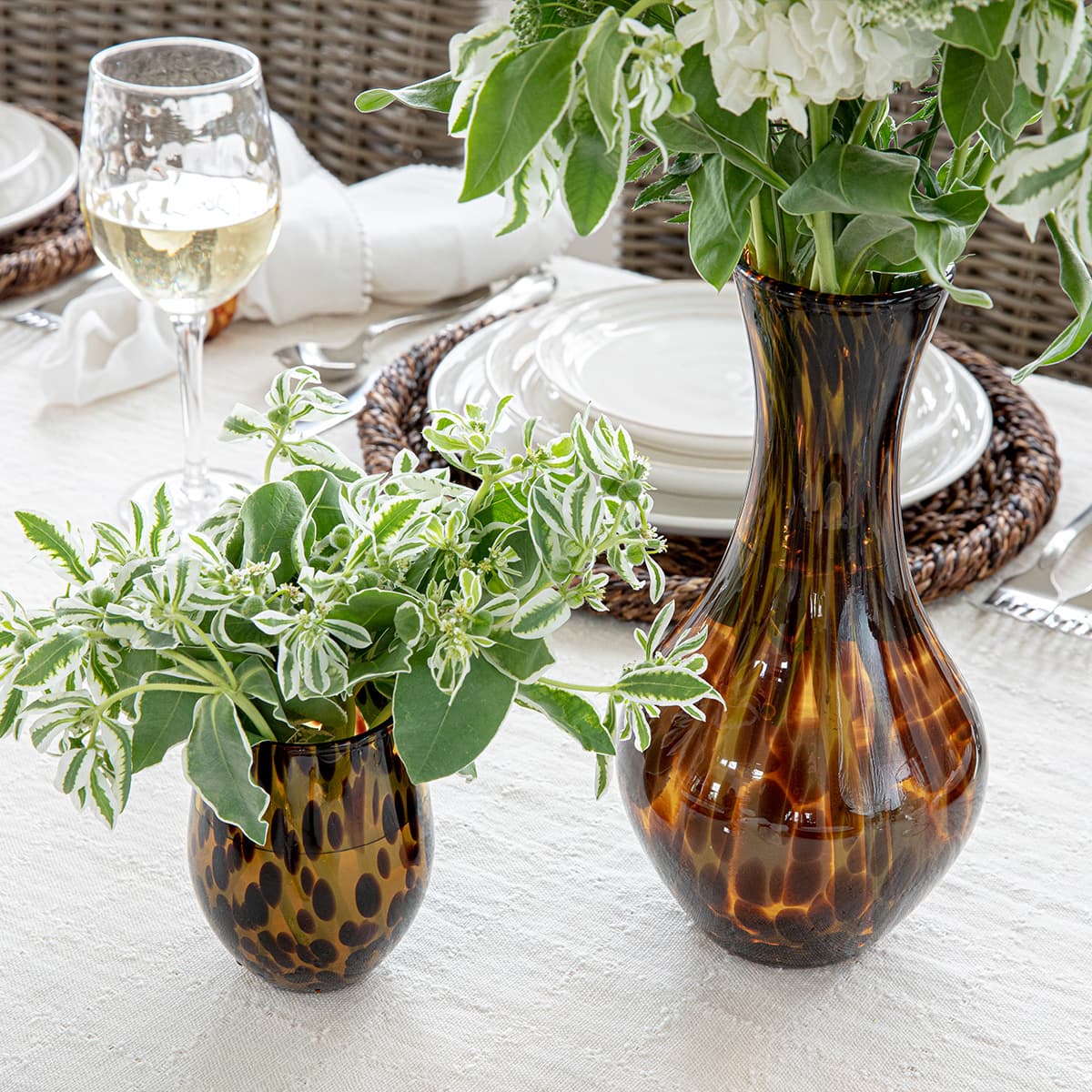 Puro Stemless Wine Glass Tortoiseshell, styled bar scene