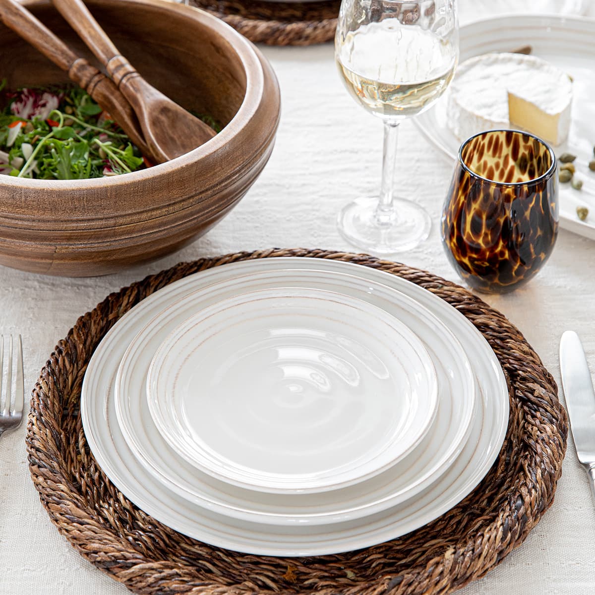 Puro Stemless Wine Glass Tortoiseshell, scale reference view
