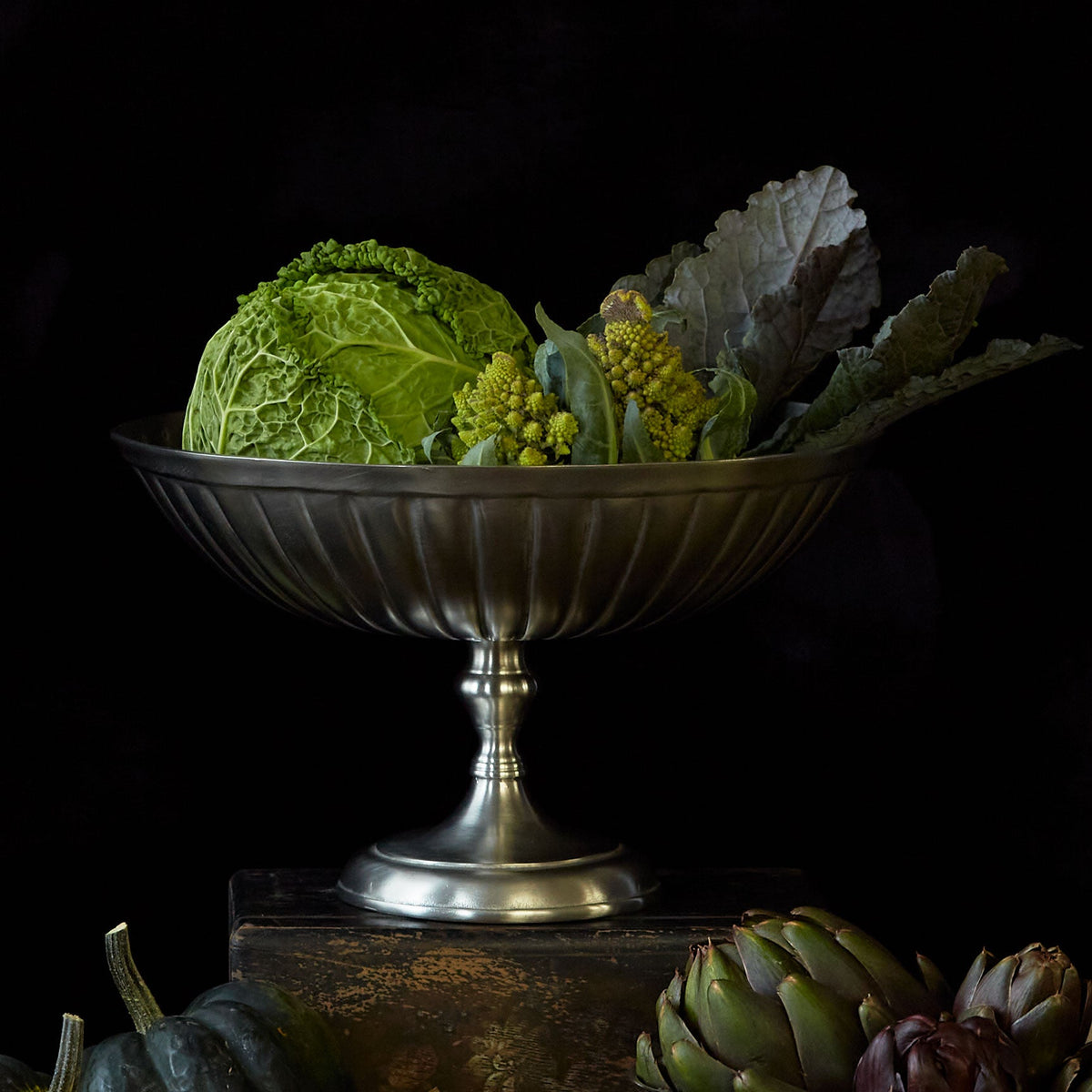 MATCH Roman pewter centerpiece with fruit
