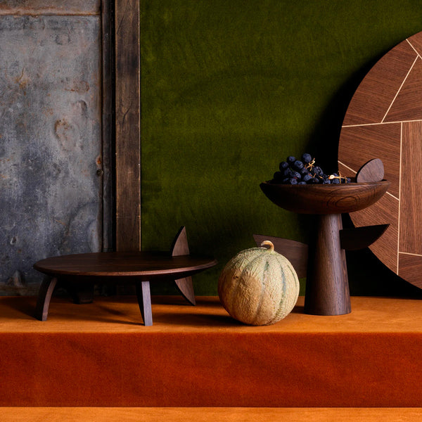 L'OBJET Kelly Behun Leaf Flat Platter on Stand L'OBJET Kelly Behun Leaf Flat Platter on Stand
