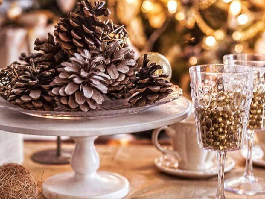 Keeping Festive Decor Up Past the Holiday Season: A Simple Guide