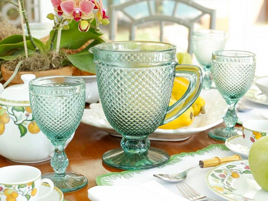 Accessories to Turn Your Outdoor Space into the Perfect Summer Party Space
