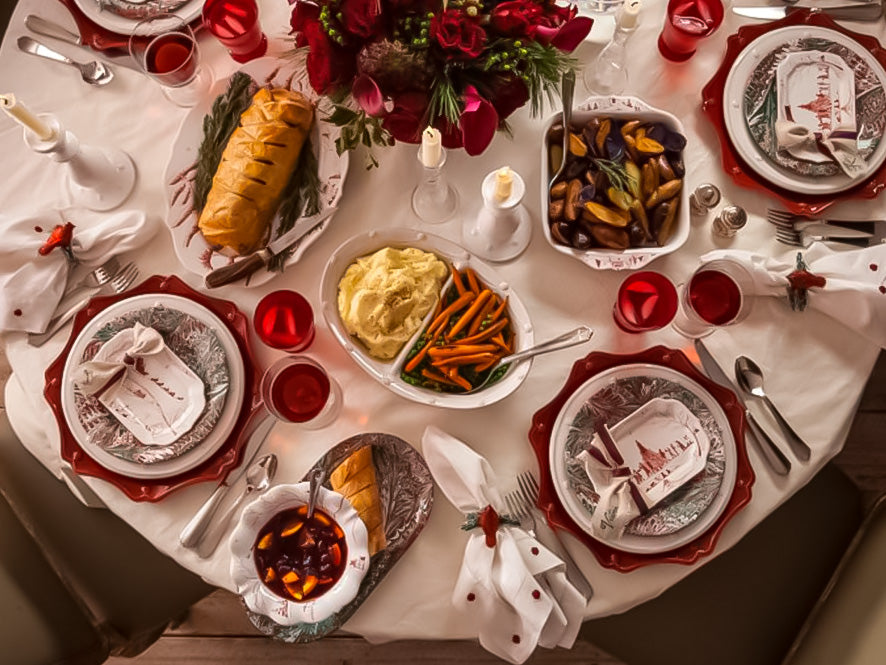 The Most Elegant Christmas Dinnerware to End 2020 In Style
