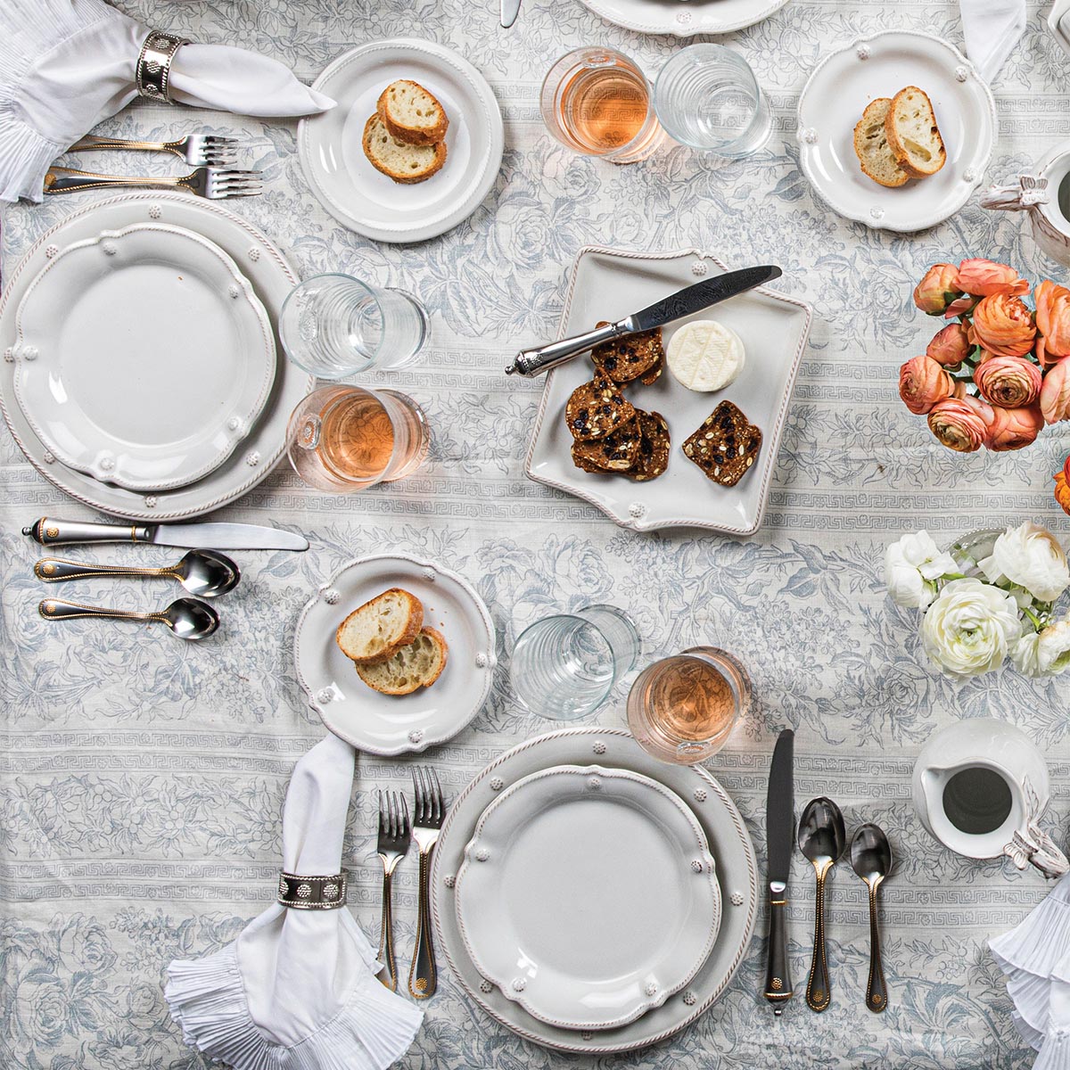 Juliska Berry & Thread Flared 16-Piece Place Setting Whitewash