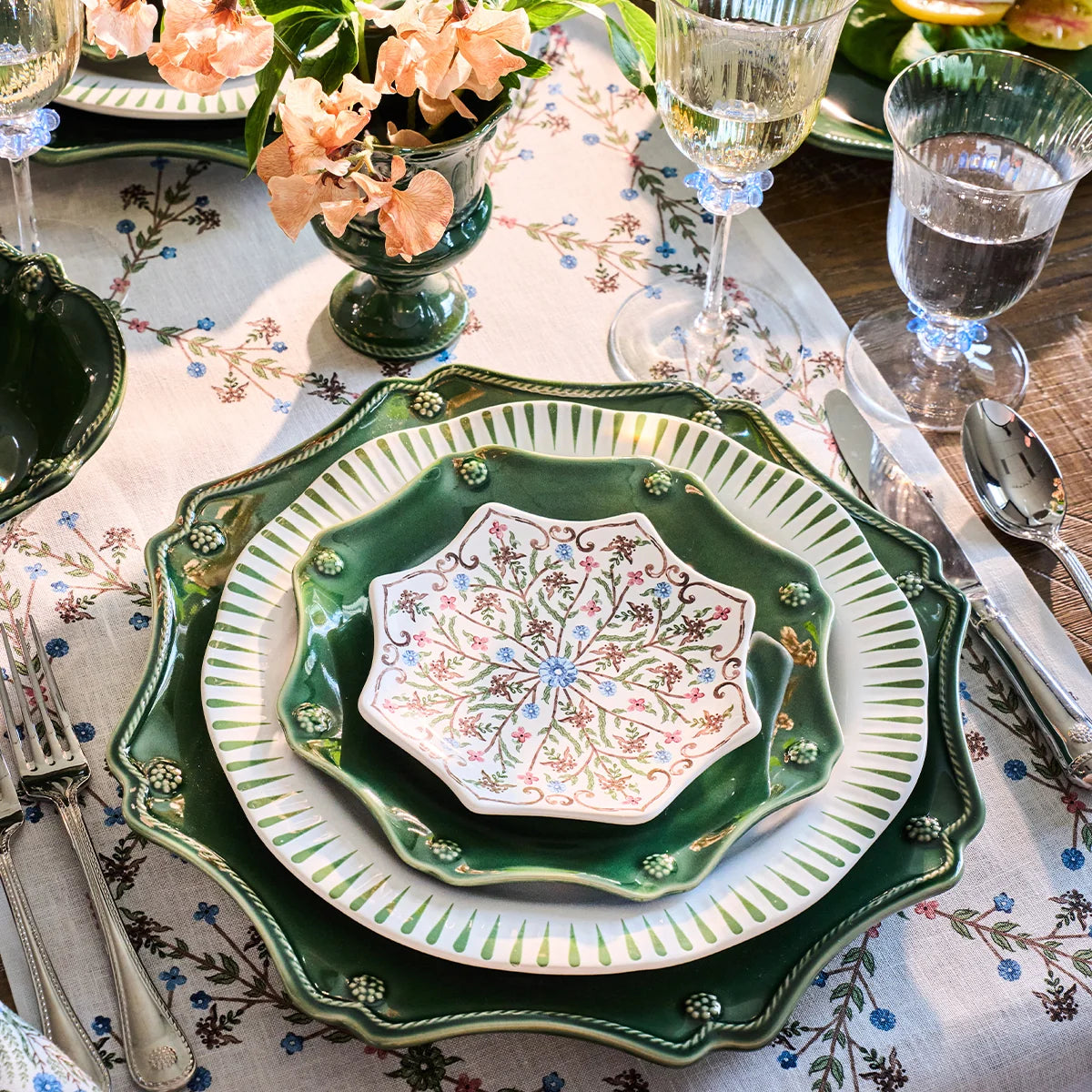 Juliska Berry & Thread 16-Piece Place Setting Basil