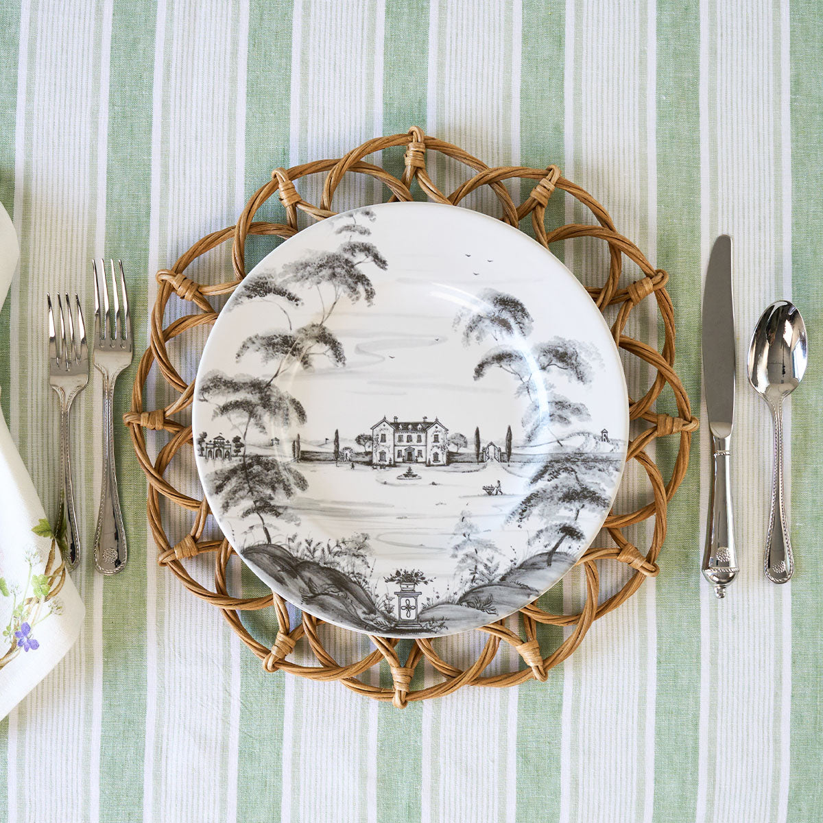 Juliska Country Estate Dinner Plate Flint Grey, detail view