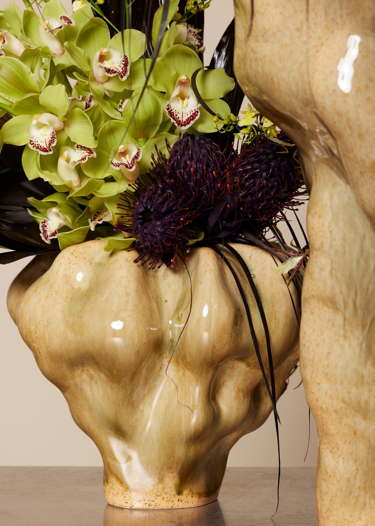 Timna Vase Green Extra-Short lifestyle shot