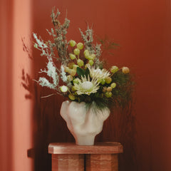 Timna Vase Latte Extra-Short lifestyle shot