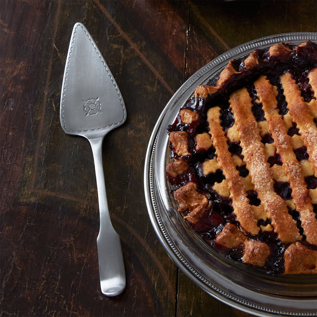 MATCH Antique pie server serving pie