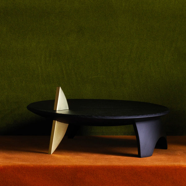 L'OBJET Kelly Behun Leaf Flat Platter on Stand