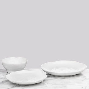 Q SQUARED Pearl Dinnerware Set